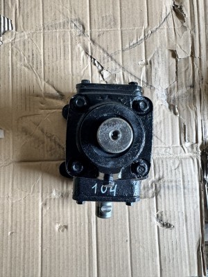 Редуктор угловой АМАЗ 104-3426010